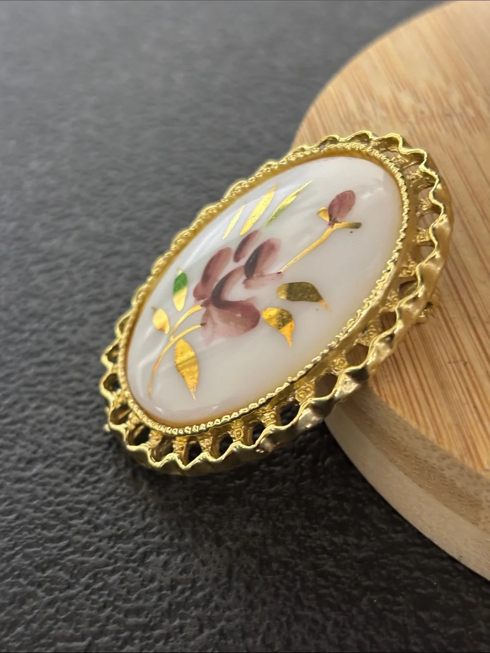 Vintage Handpainted Sweet Pea Porcelain Brooch Pendant